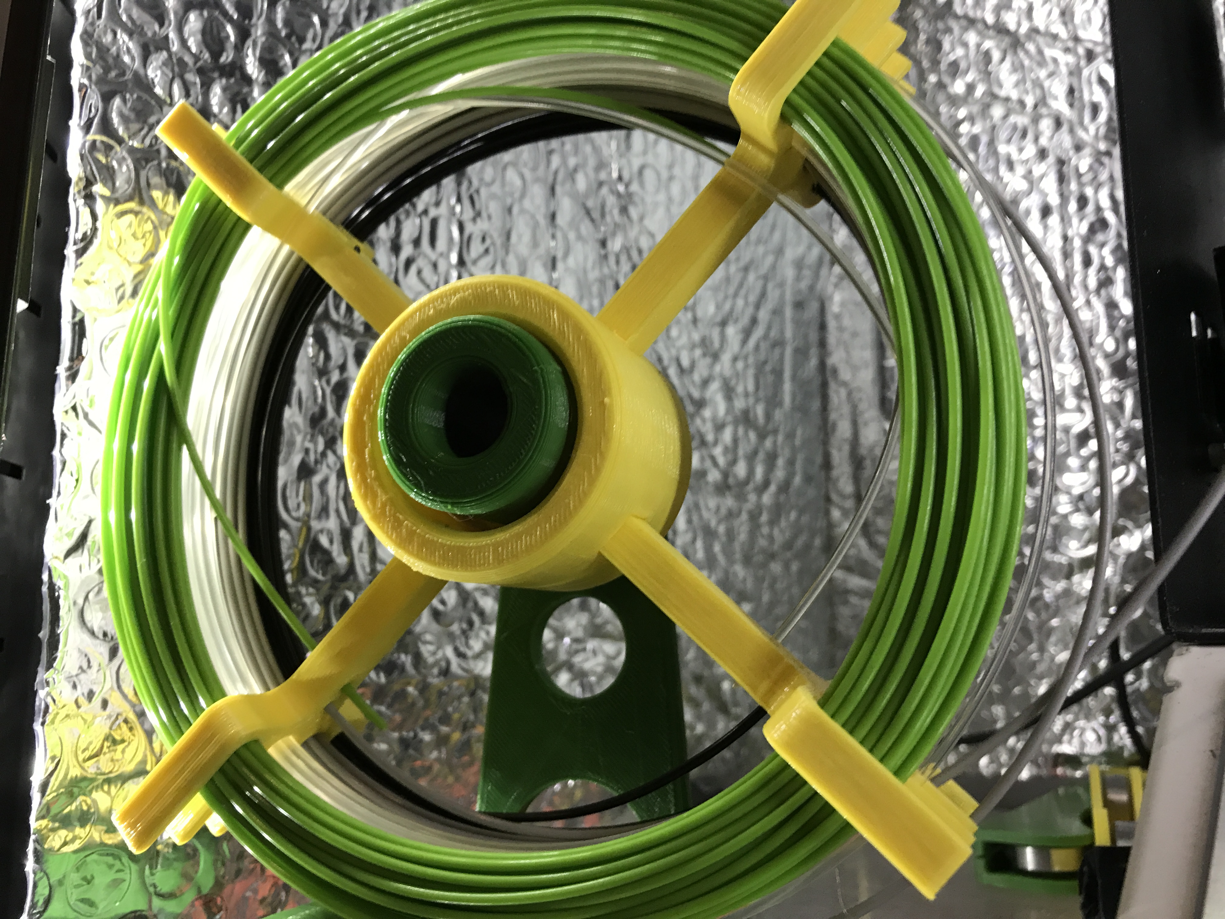 Bigger capacity sample filament spool for small build plates
