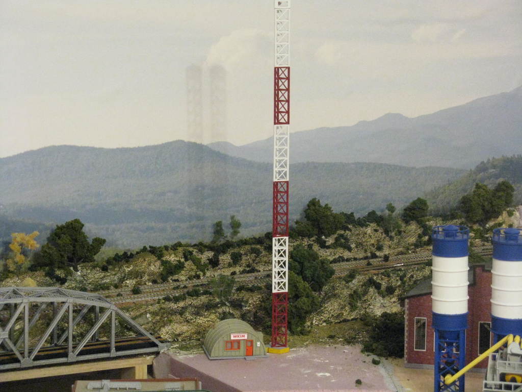 HO Scale Broadcast Tower and Office