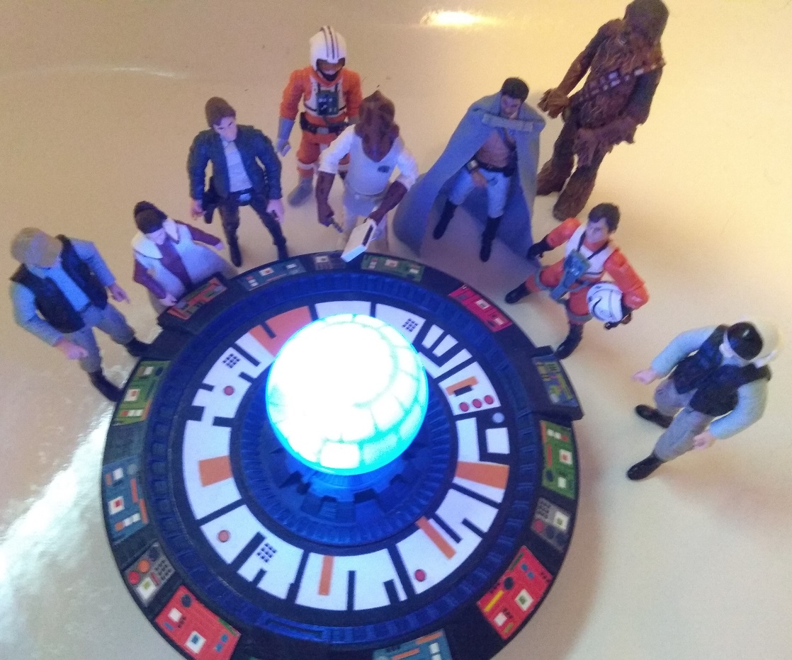 Mon Calamari briefing table with death star hologram