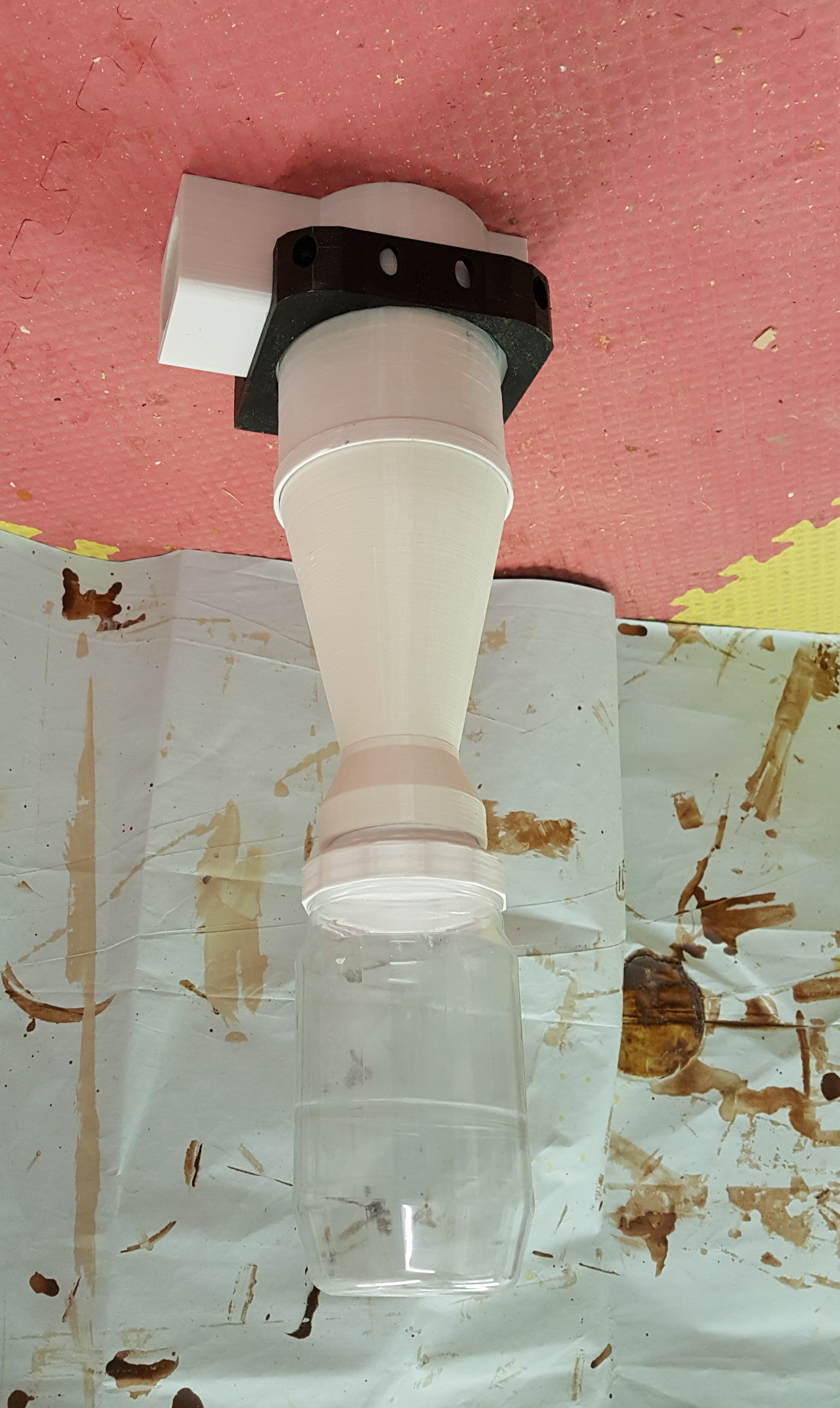 Cyclone dust collector - low profile