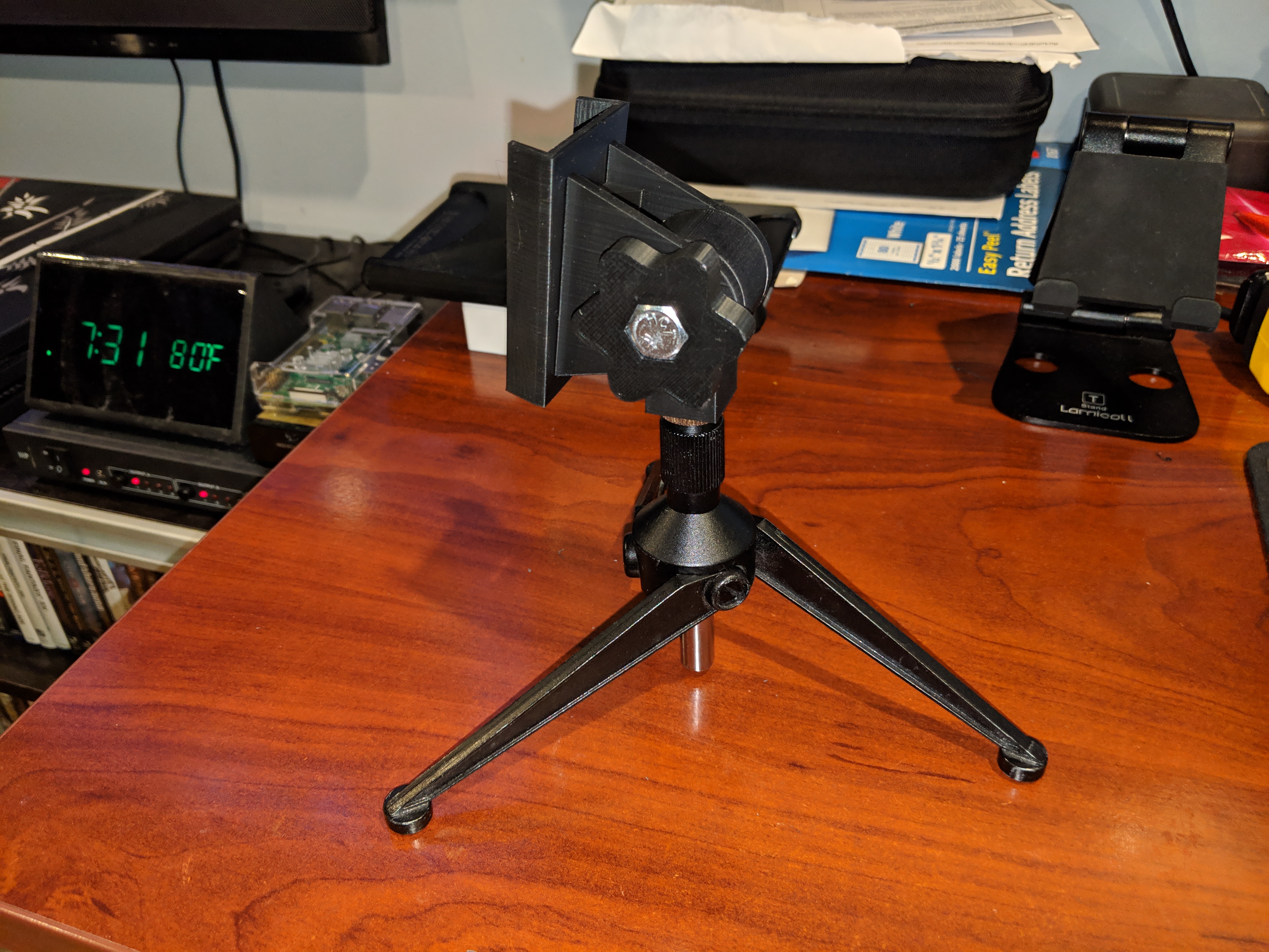 Quick Disconnect VESA Mount for 5_8" Microphone Stand