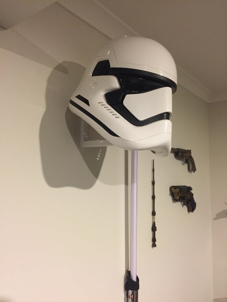 Wall helmet display