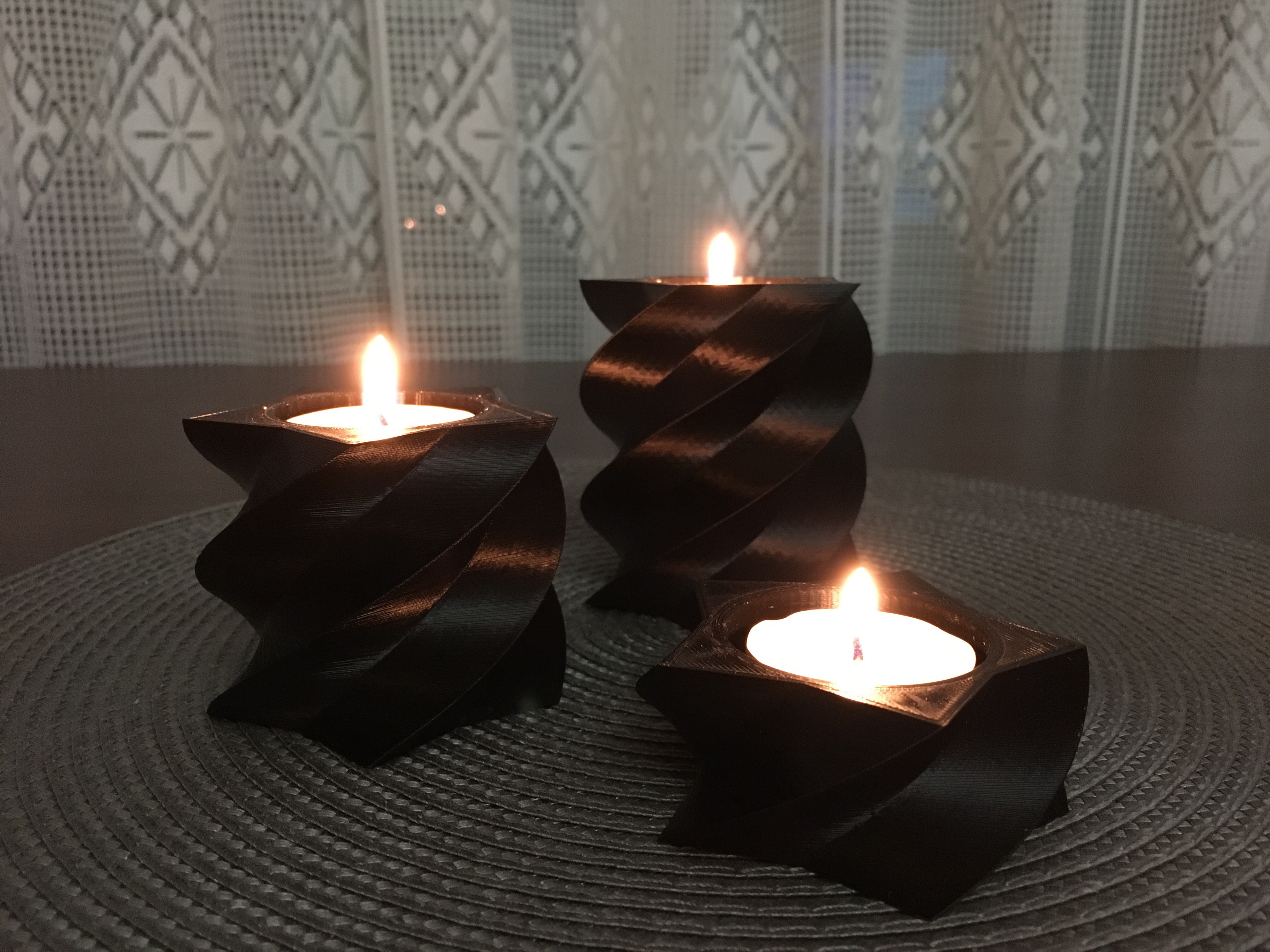 Tealight holder