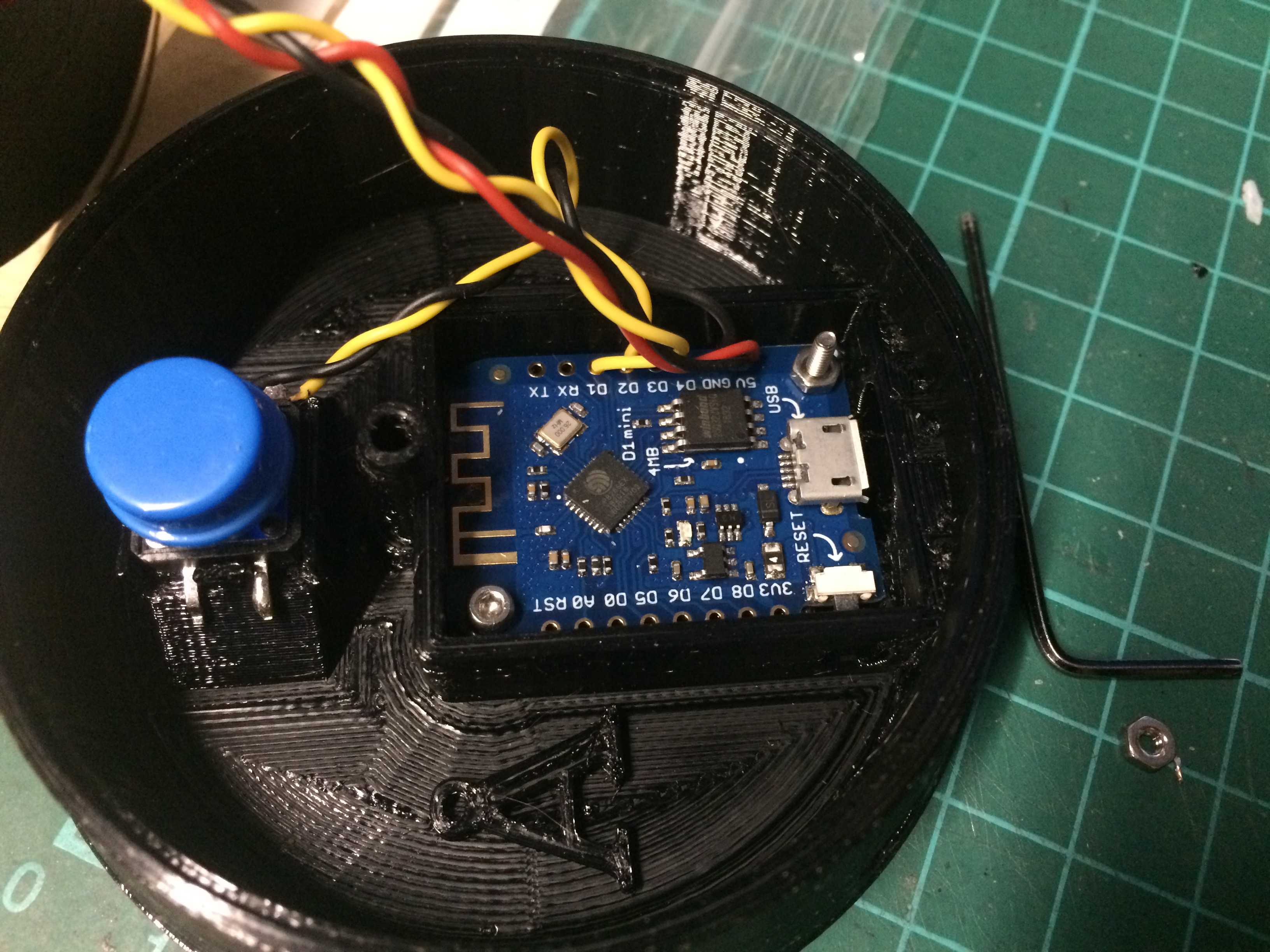 Giant LED for Wemos D1 Mini - OLED,Neopixel and pushbuton