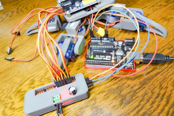 16CH Servo Motor Driver PCA9685 Simple Case | 3d print model