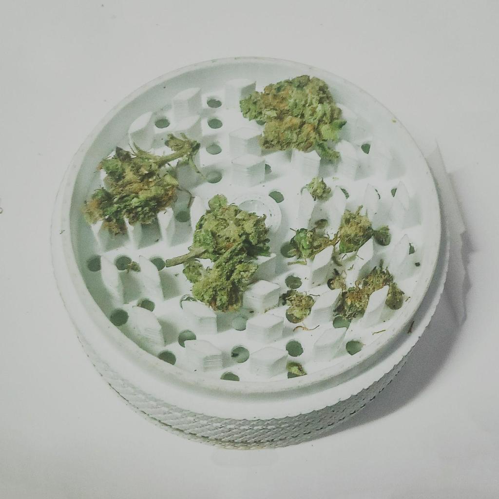 Four Pieces Grinder