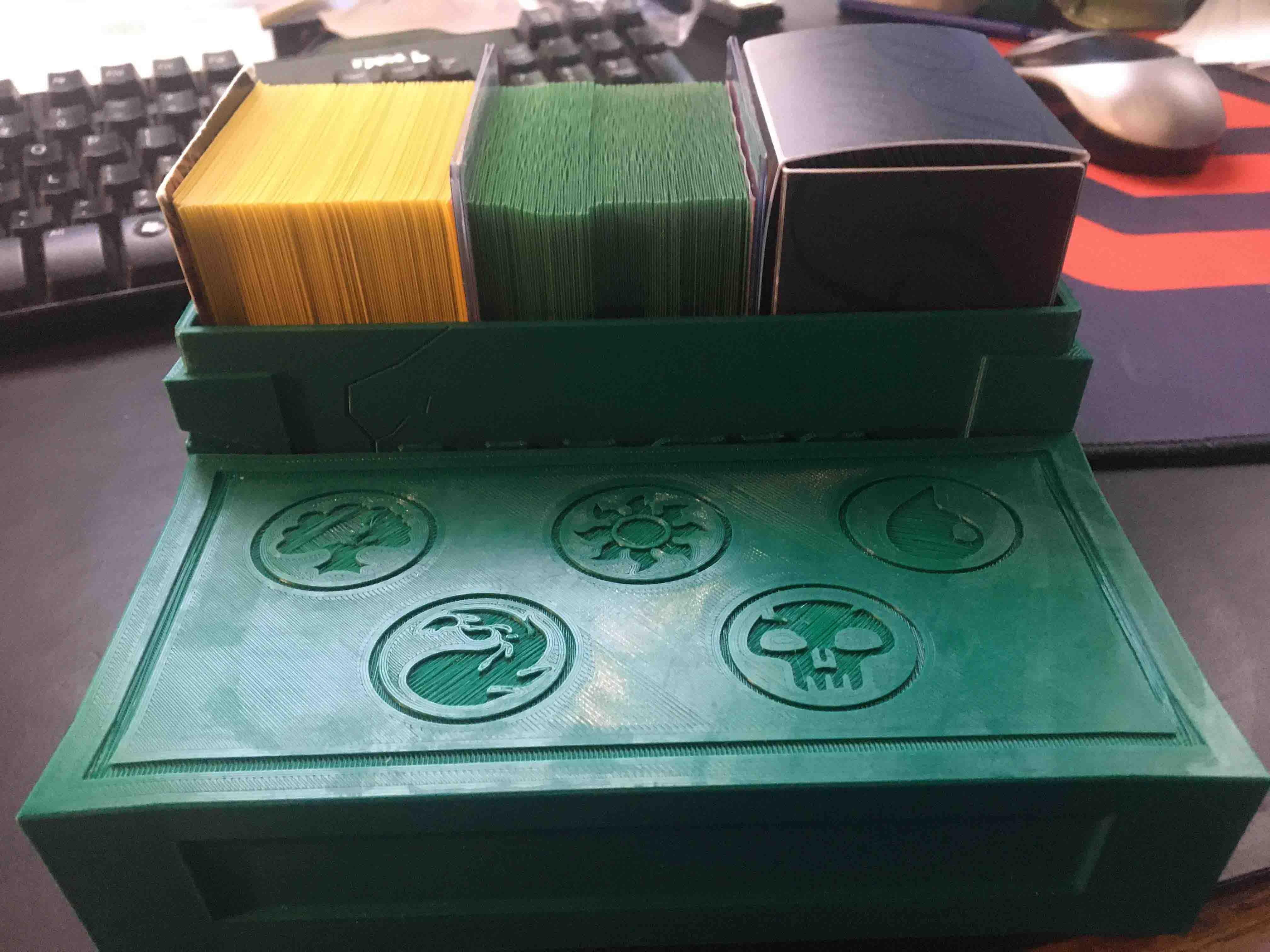 Magic the Gathering Deck Fat Pack Deck Box - 3 Sleeved Commander Decks