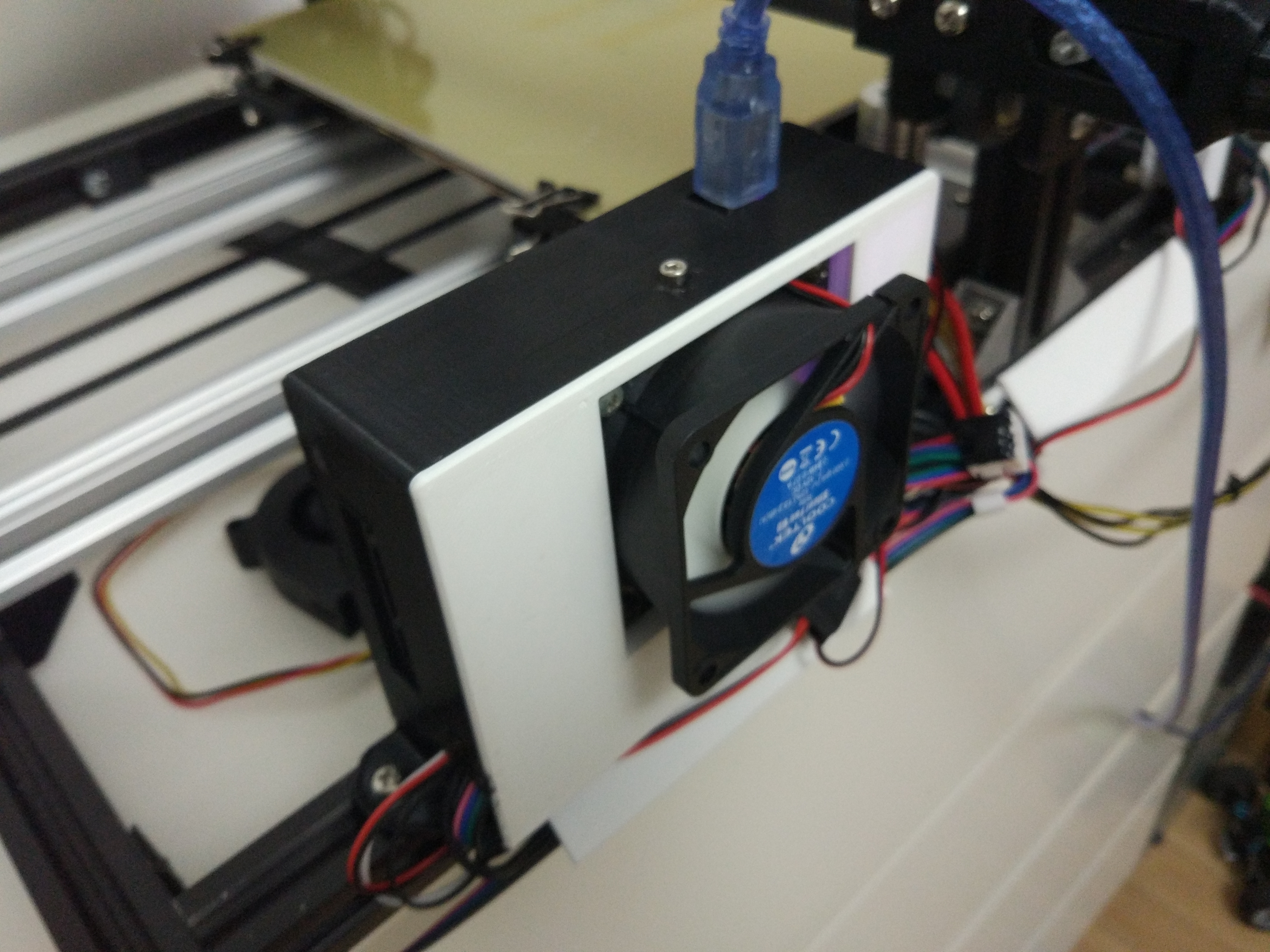 MKS GEN L Case with fan for 2020 Extrusion mount