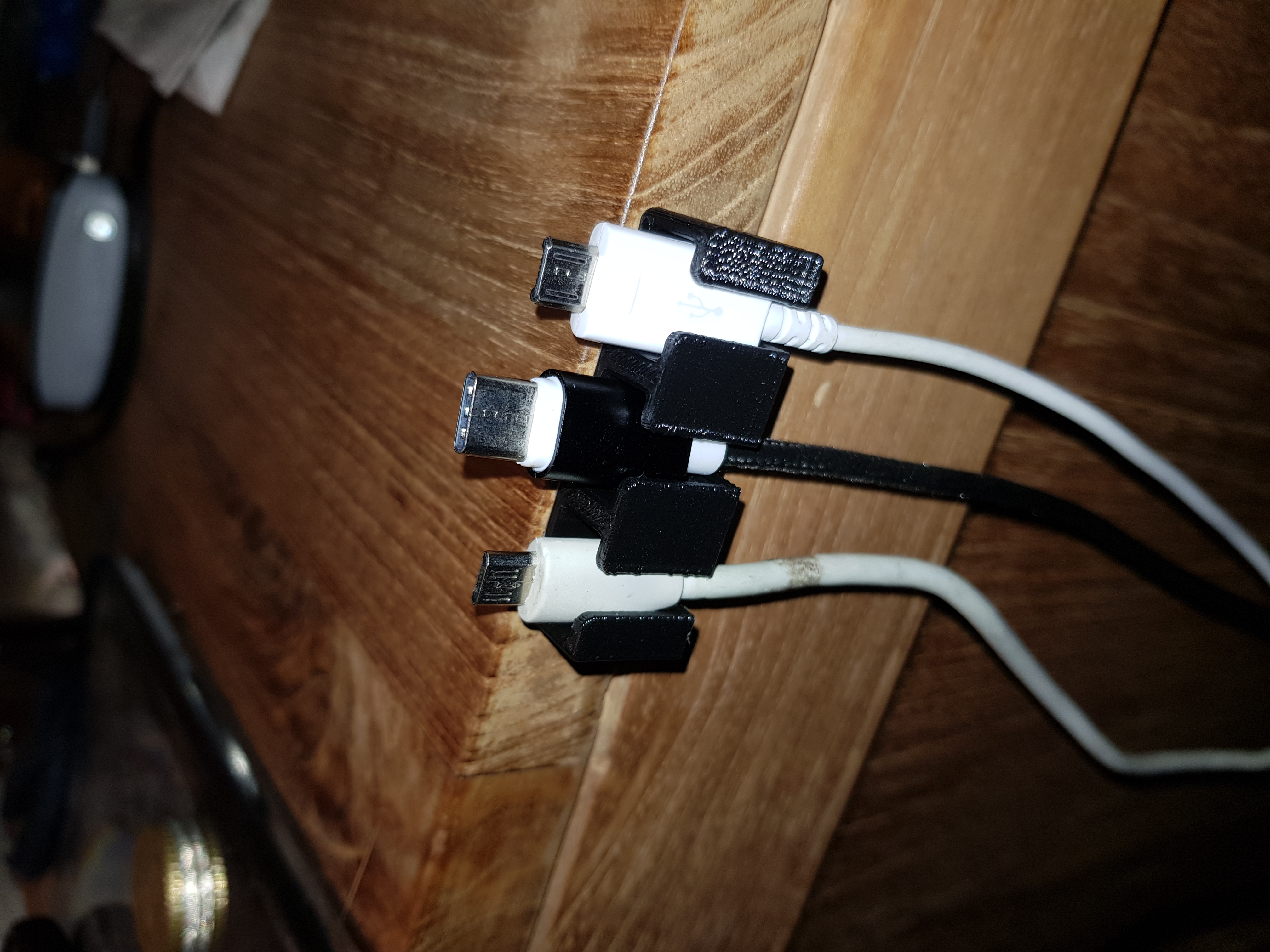 YACH - Yet Another Cable Holder