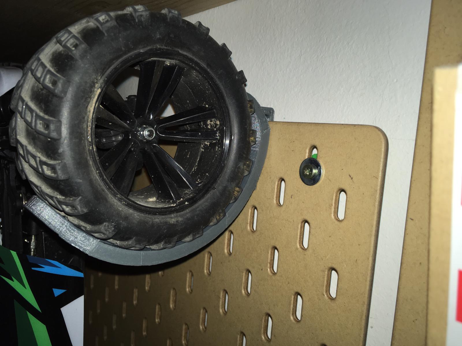 SKADIS - RC Holder for 1:10 Cars