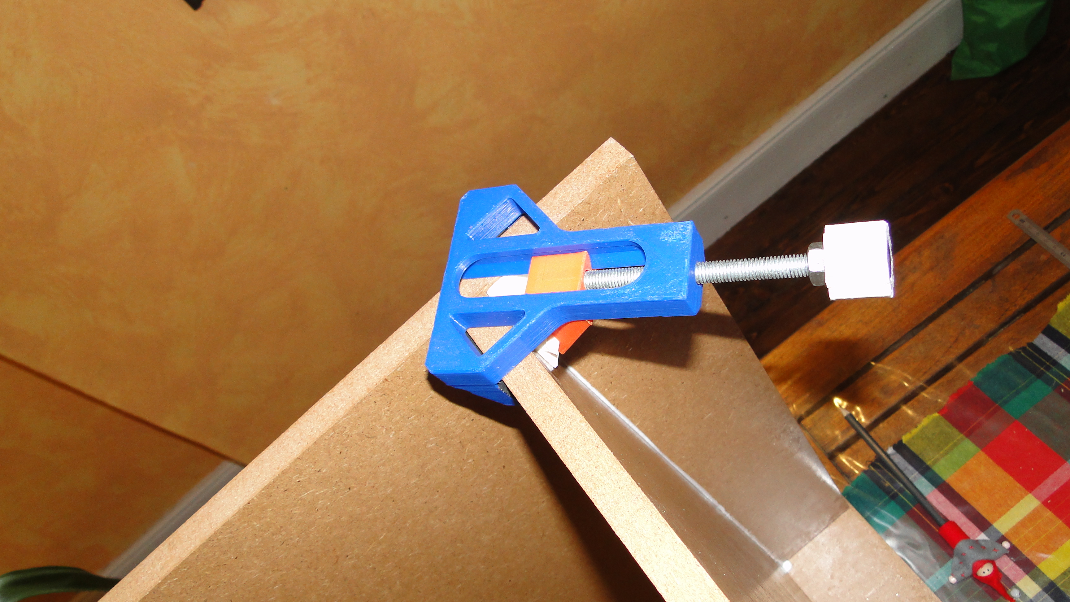 Corner clamp Files to download and to 3D print for free 3DPEA