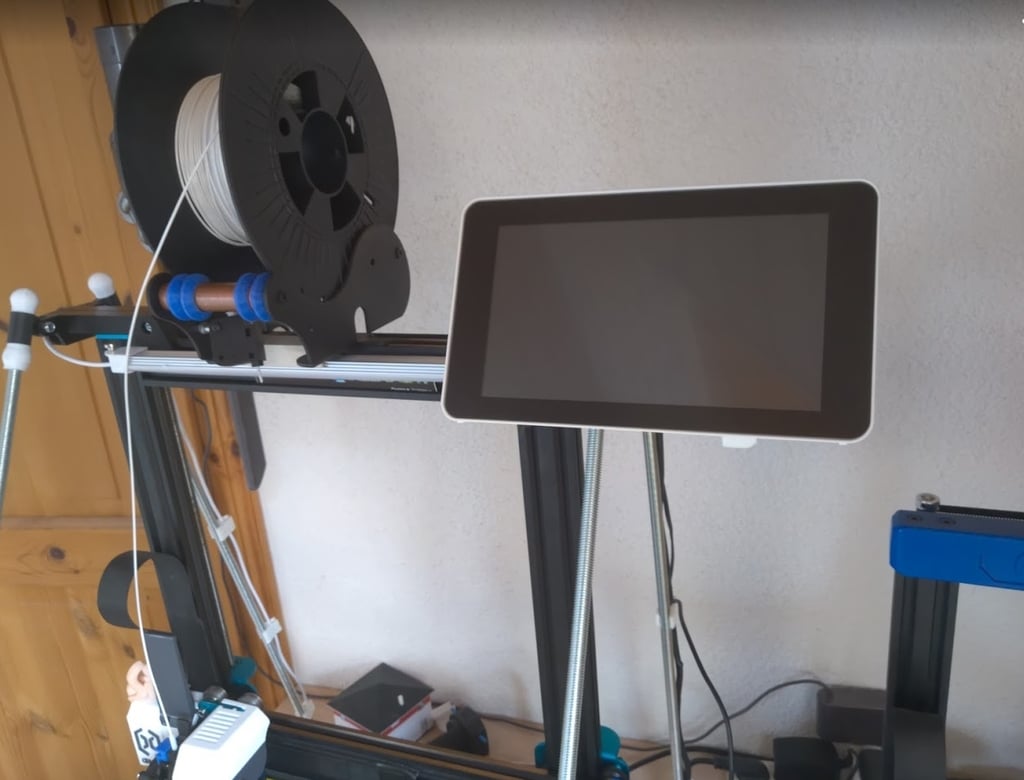 Raspberry Pi 7" Screen holder for top mounting