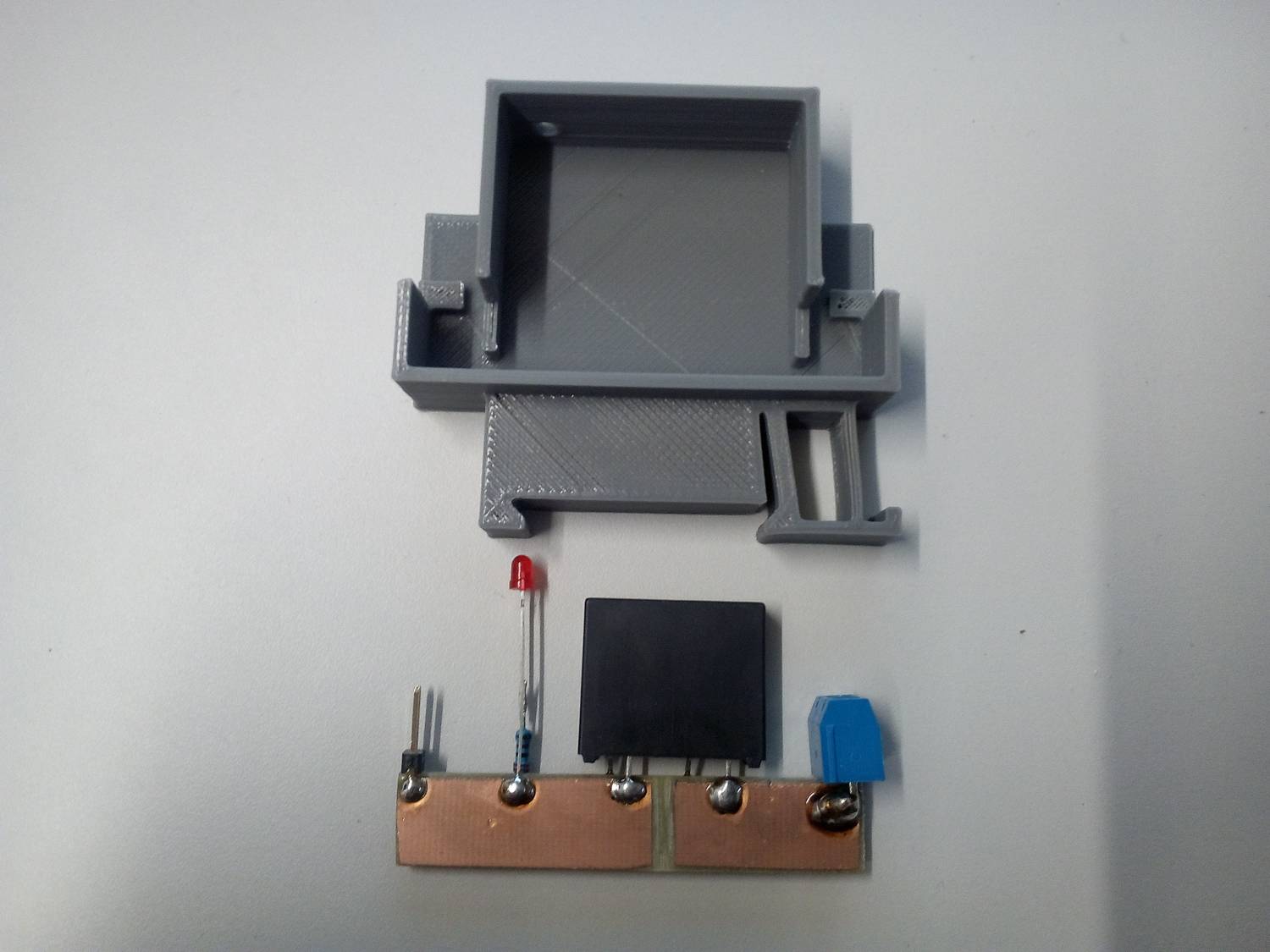 DIN Rail PCB Relais Case
