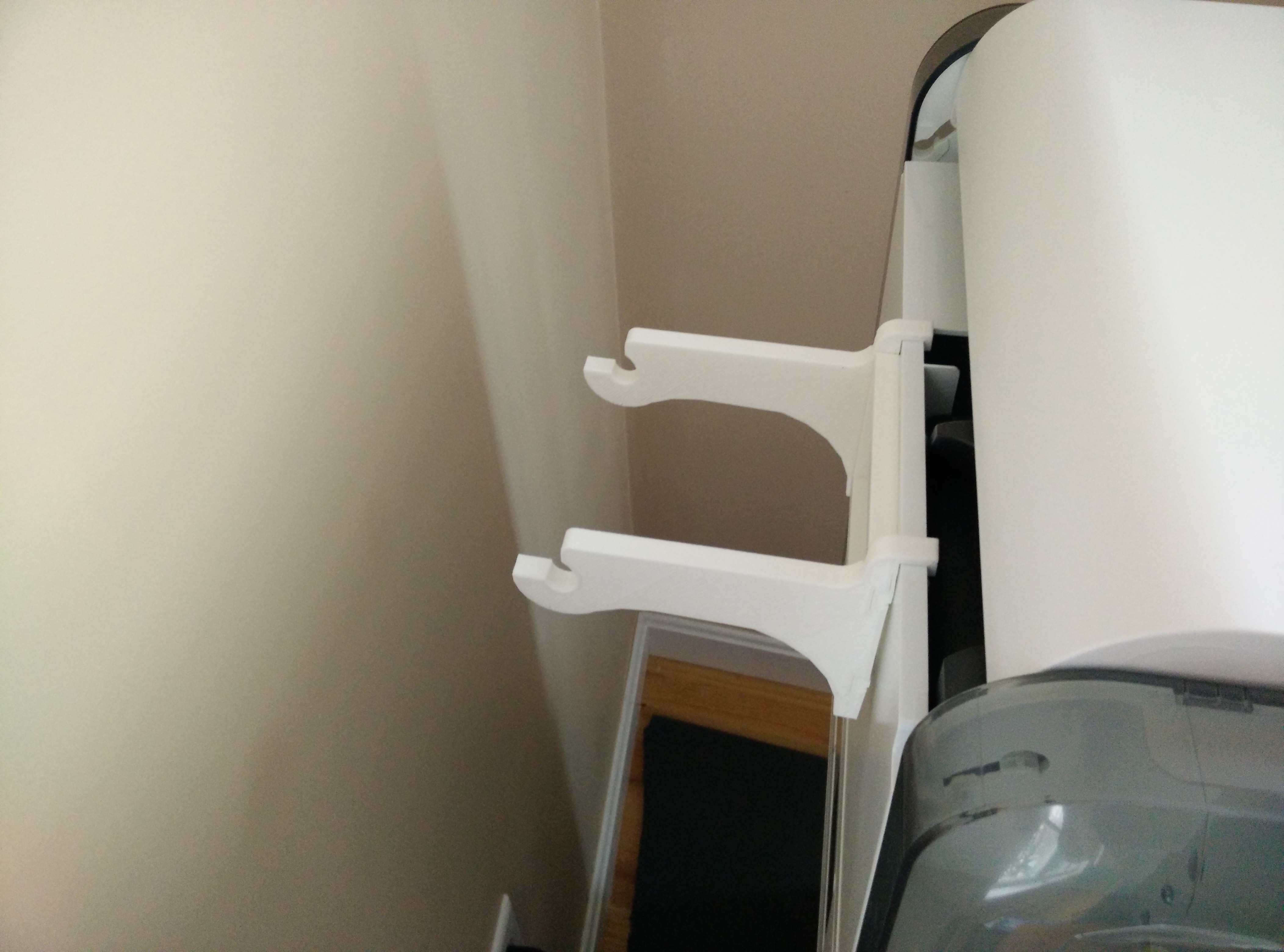Remix: Deluxe spool holder for XYZPrinting DaVinci, no cutting, all printed parts