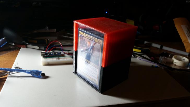 Two piece deckbox + toploader