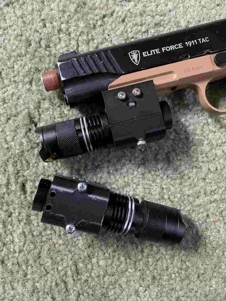 Picatinny flashlight holder