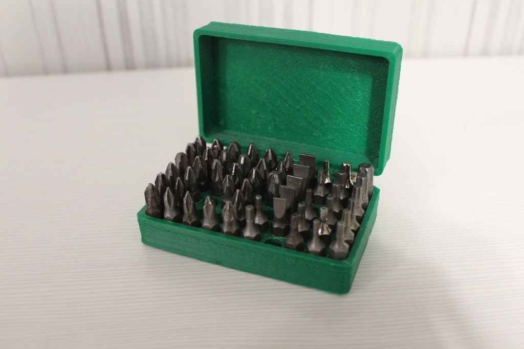 Screw bits holder