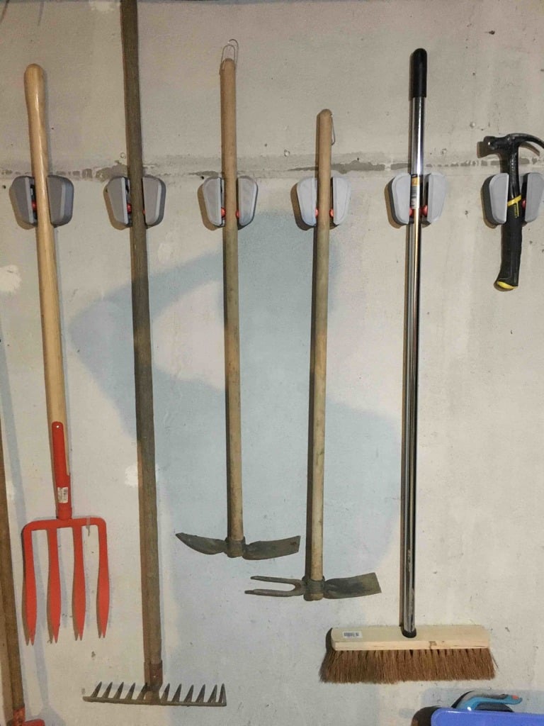 Garden tool holder - Porte outil de jardin