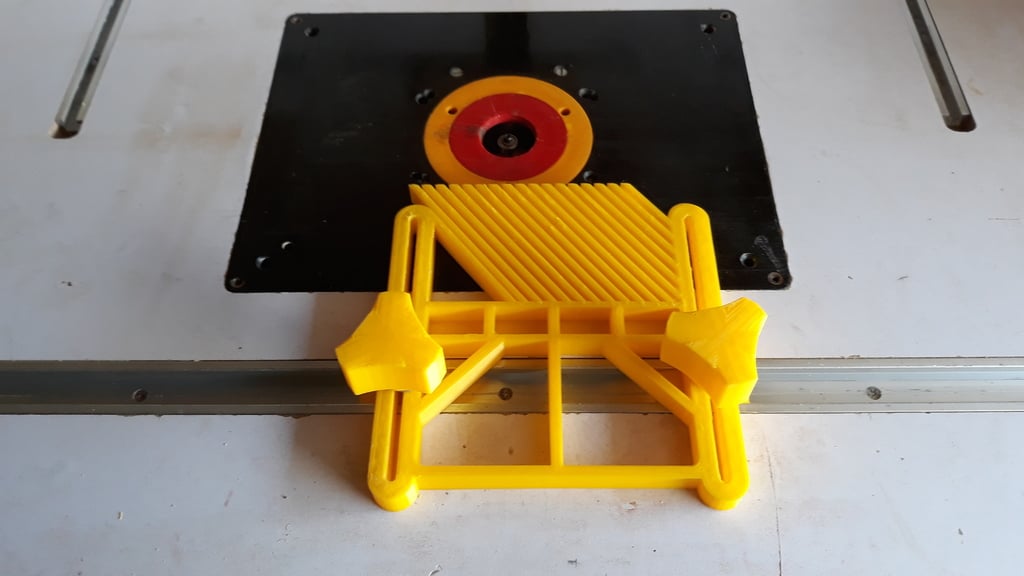 Featherboard for Router Table - With Minor Revision