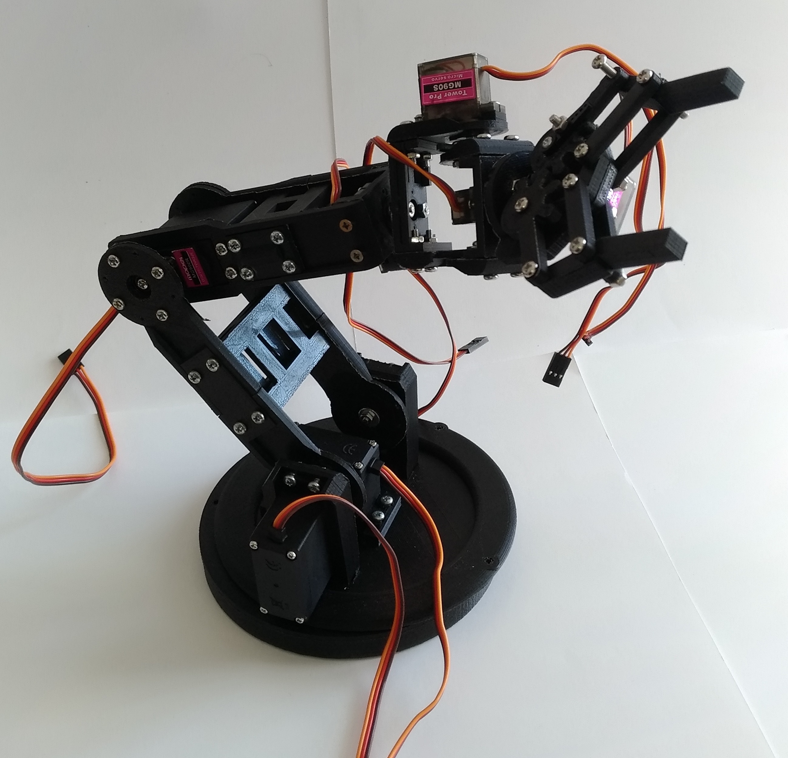 New pieces for Robotic arm with 6DOF by Ancastrog