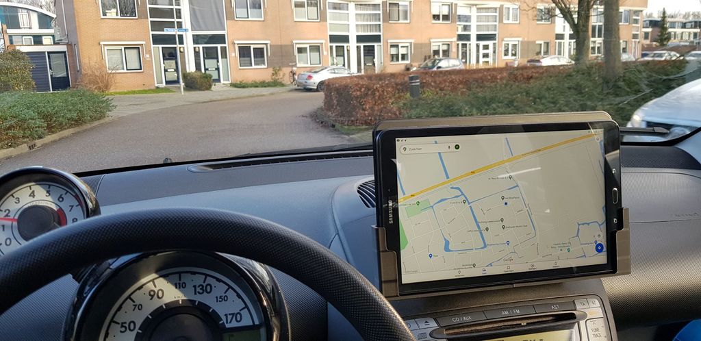 Tablet holder for Citroën C1 _ Peugeot 107