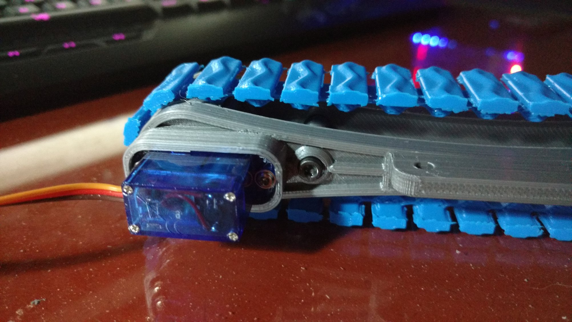 Oruga completa impresa en 3D
